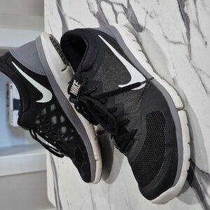 Nike Flex 2015 Run Running Shoes, Mens 9.5 Black